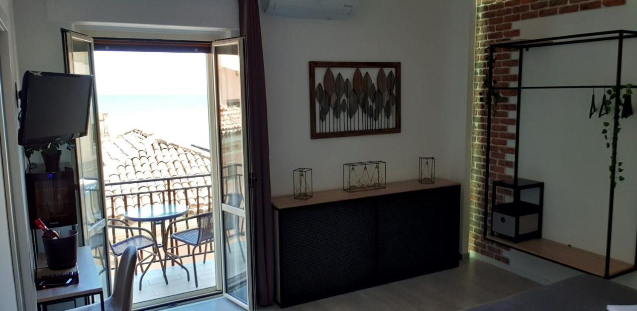 Dame Crotone Bed & Breakfast Dış mekan fotoğraf