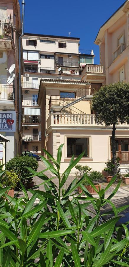 Dame Crotone Bed & Breakfast Dış mekan fotoğraf